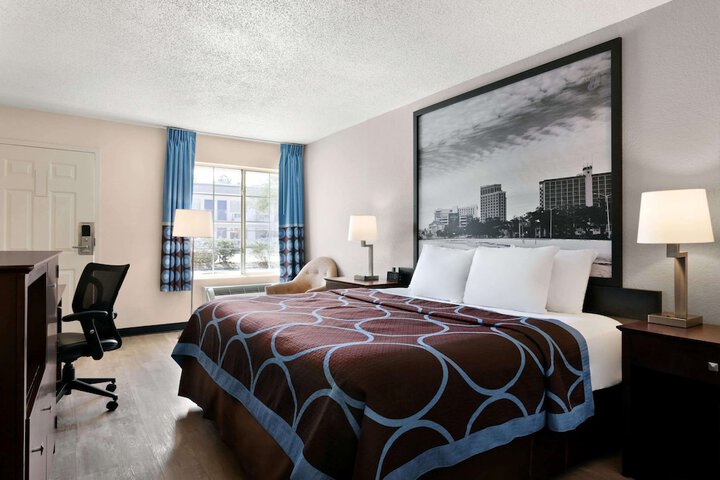 Room 31 of 54