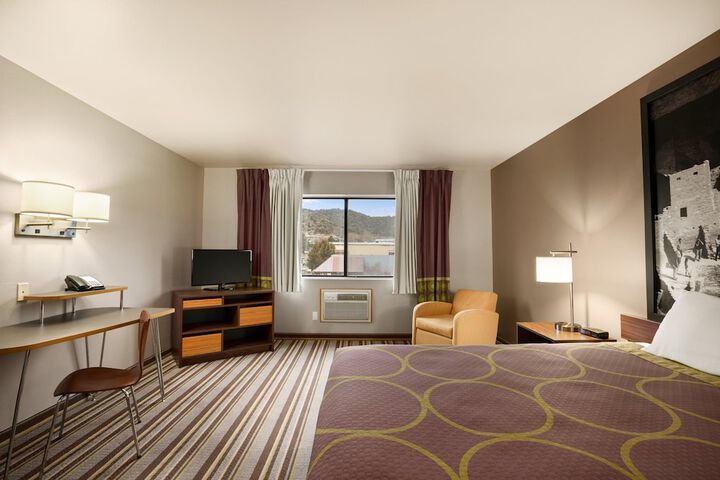 Room 9 of 30
