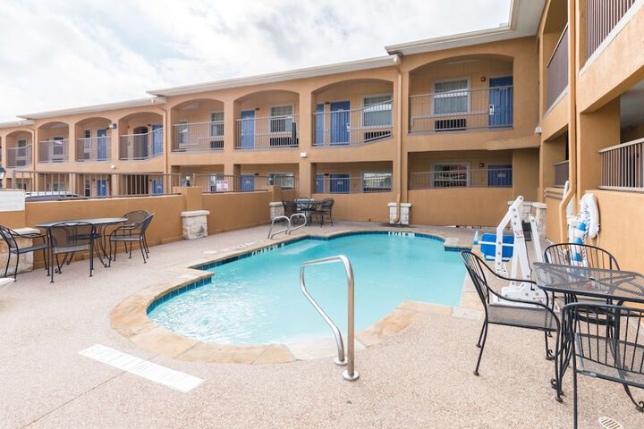 Pool 6 of 32