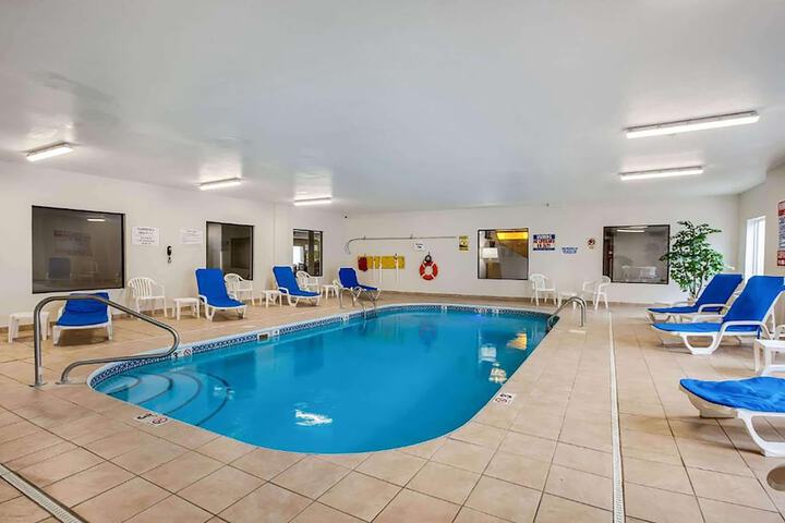 Pool 10 of 41