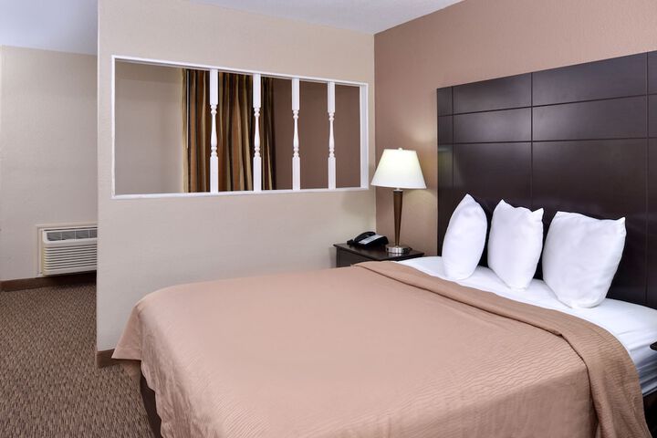 Room 22 of 65