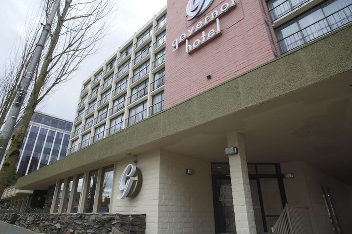 Hotel 8 of 64