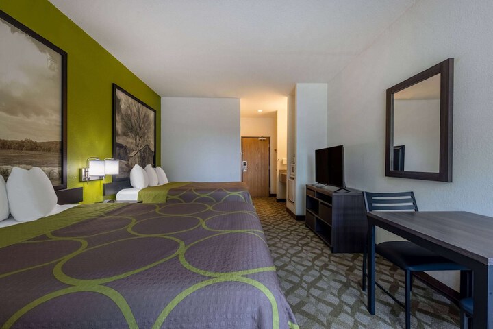 Room 28 of 38