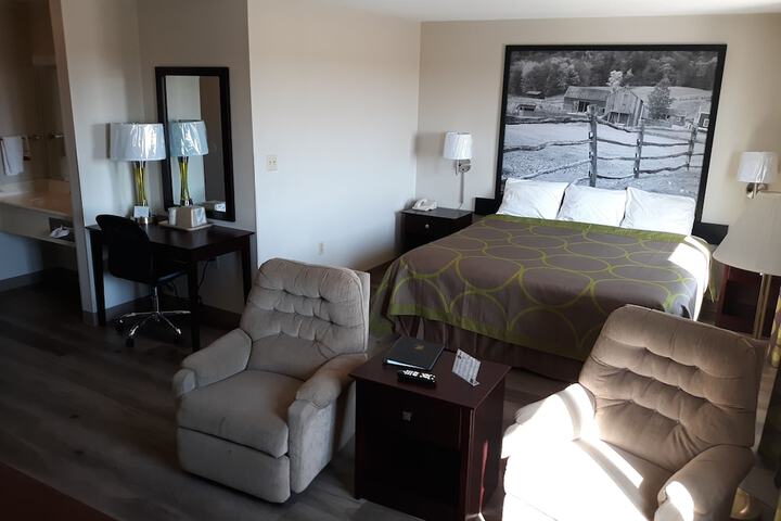 Room 17 of 40