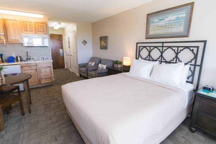Room 102 of 260