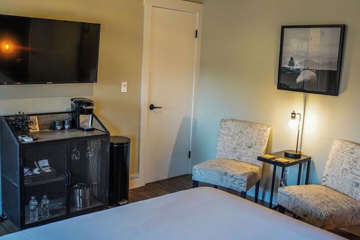 Room 113 of 128