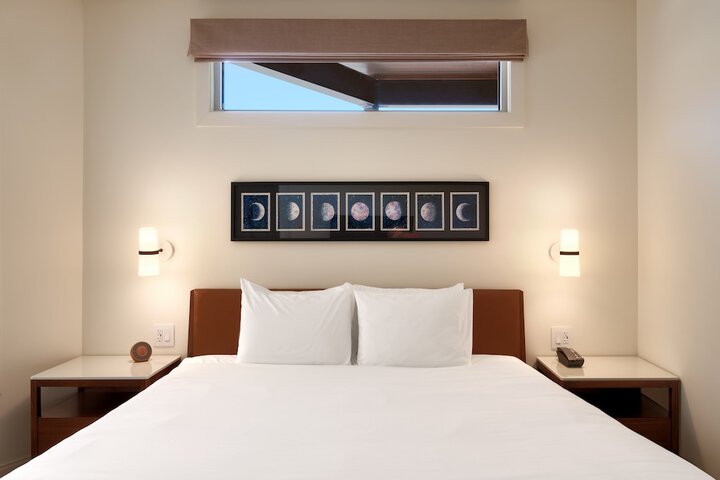 Room 17 of 36