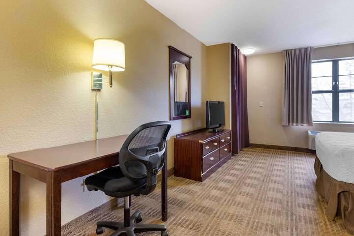 Room 9 of 29