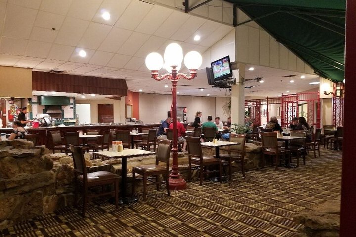 Dining 21 of 30