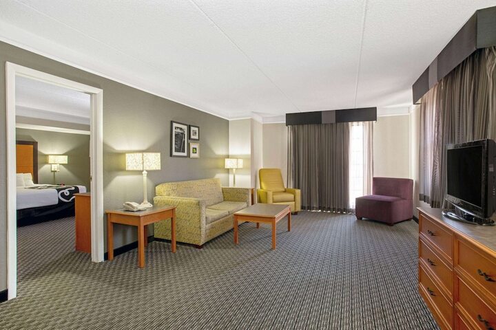 Room 20 of 38