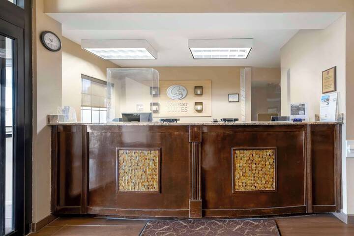 Comfort Suites Port Allen - Baton Rouge