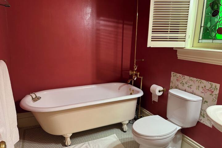 Room 17 of 48