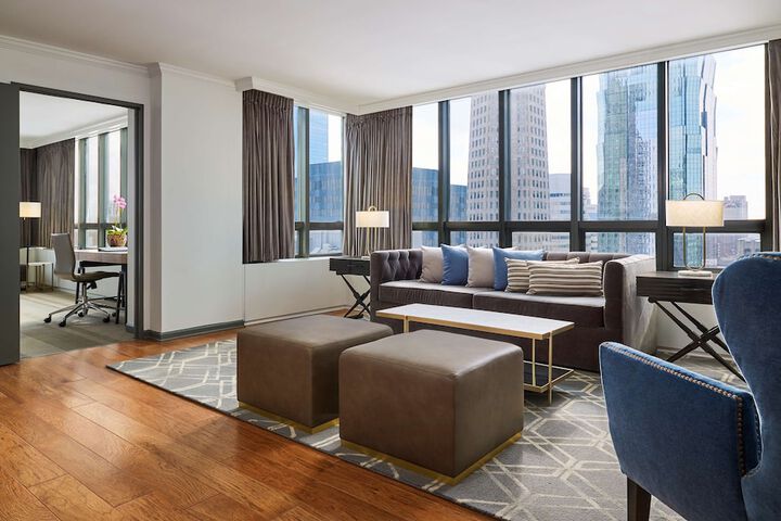 The Marquette Hotel Curio Collection by Hilton