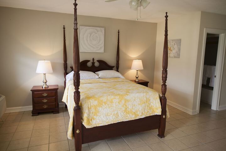 Room 48 of 109