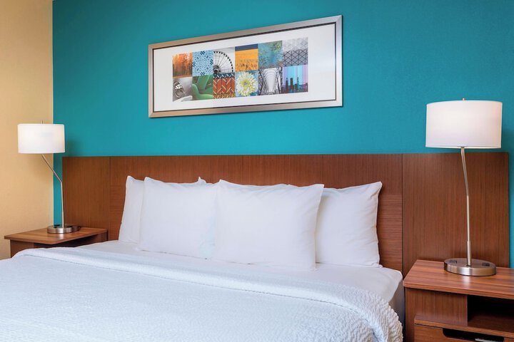 Fairfield Inn & Suites Victoria