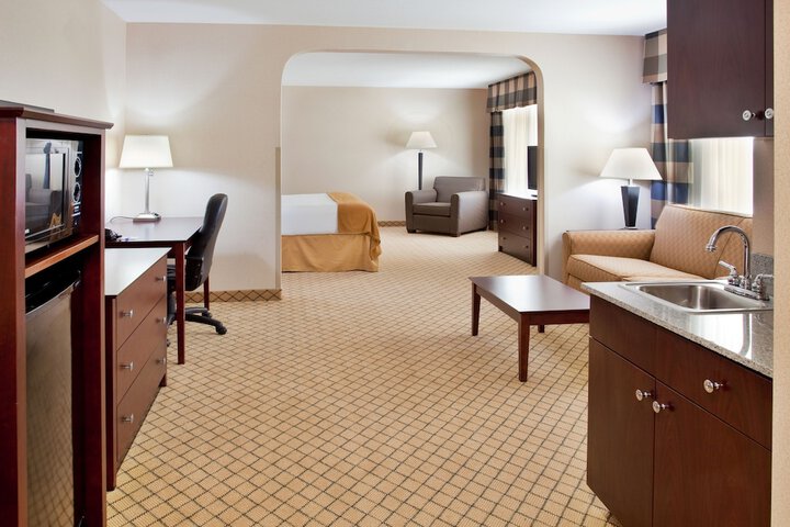 Room 16 of 30
