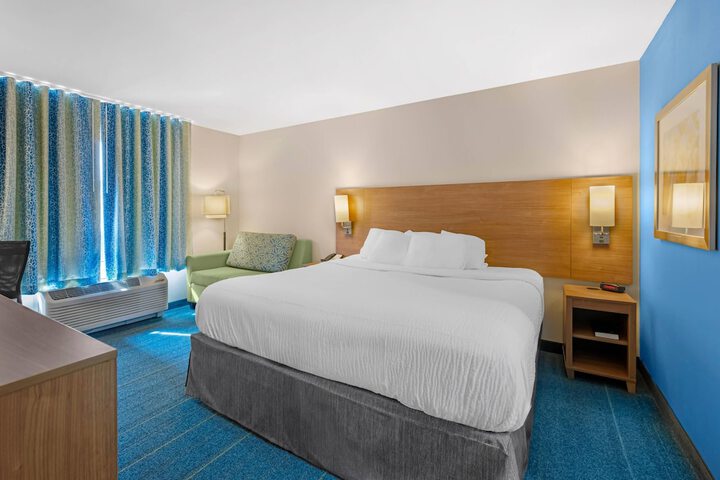 Sleep Inn & Suites Altoona North