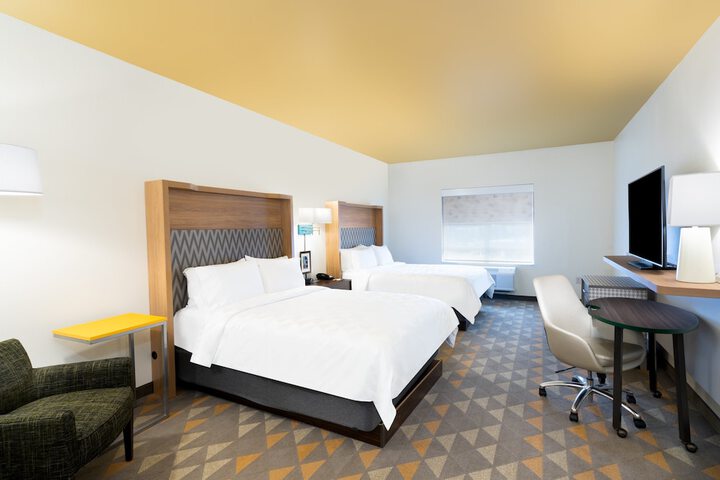 Room 12 of 25