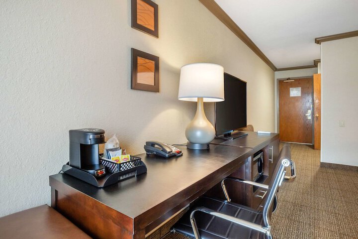 Room 12 of 34