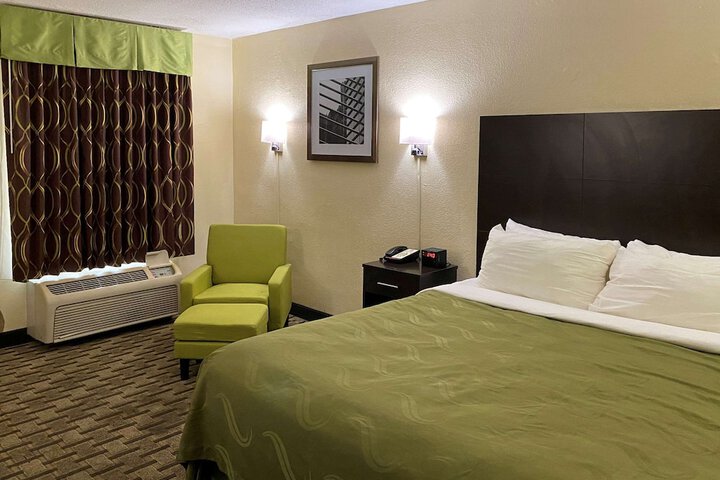 Room 14 of 36