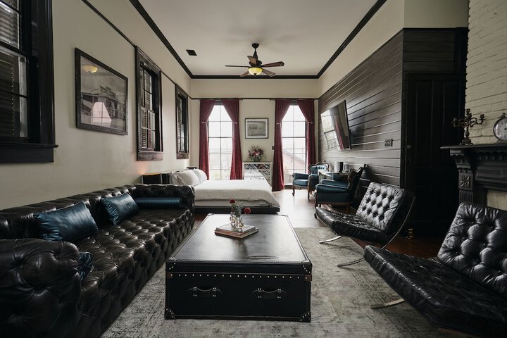 Room 33 of 45