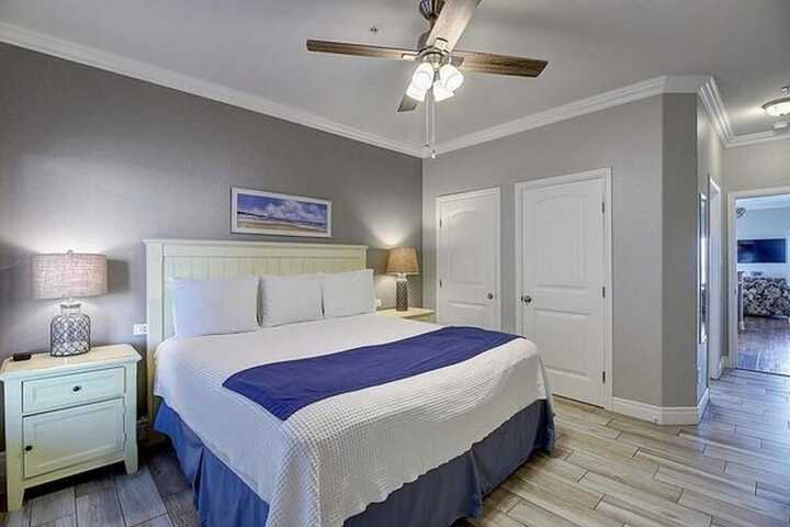 Beachgate CondoSuites and Oceanfront Resort
