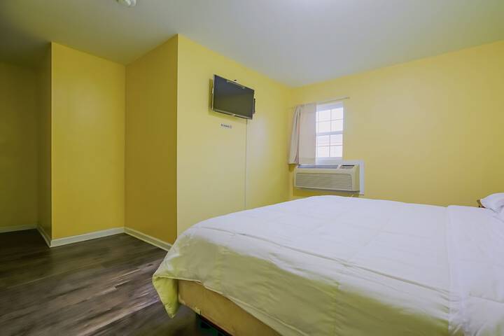 Hotel O Markham IL near Harvey / Tinley Park