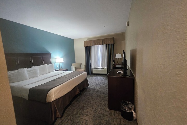 Heritage Place Hotel & Suites