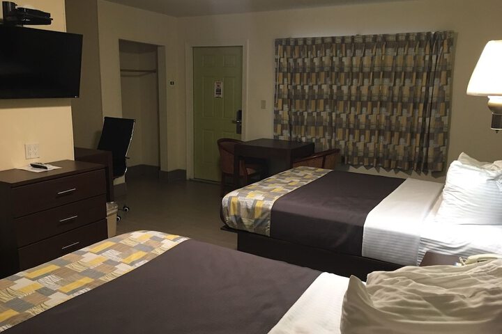 Room 13 of 21