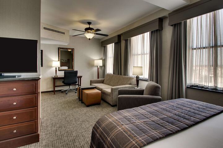 Room 103 of 168
