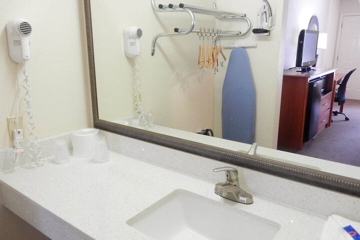 Motel 6 Luling LA