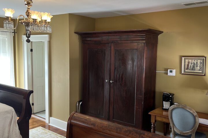 Room 98 of 121