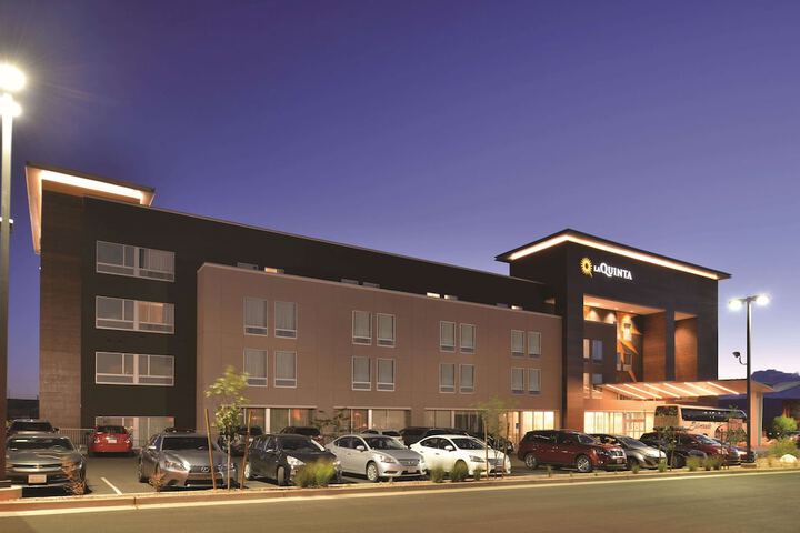 Hotel 4 of 61