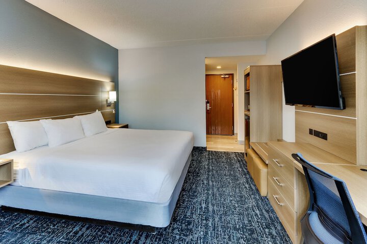 Room 25 of 53