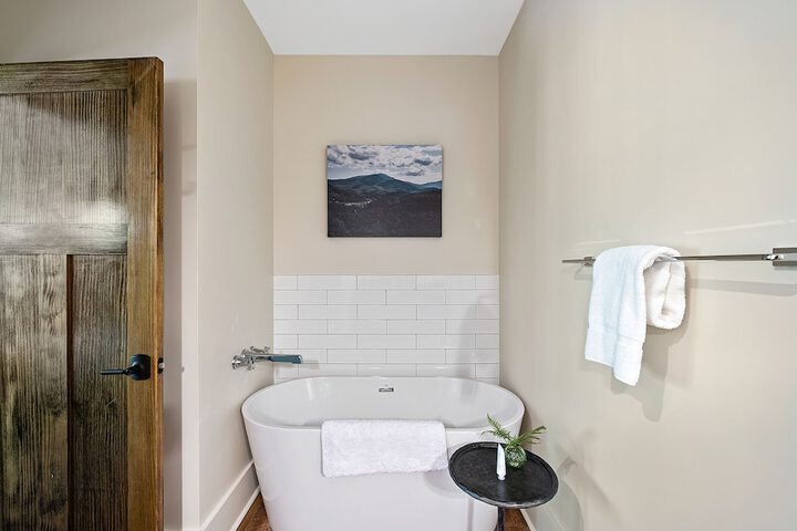 Room 12 of 48
