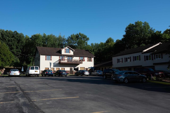Hotel 10 of 59