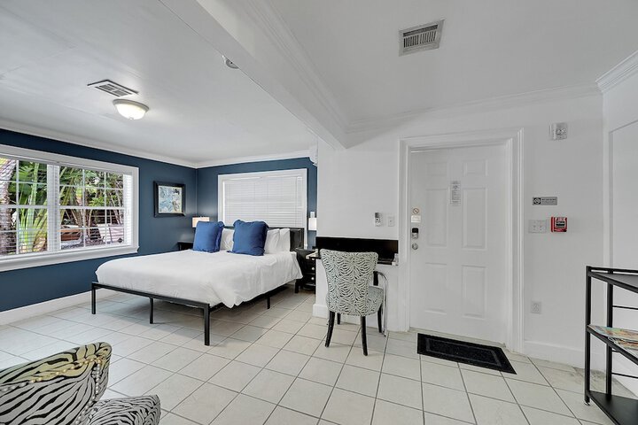 Inn on the Drive ( Adults Only)