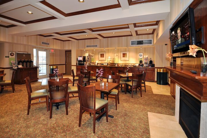 Country Inn & Suites by Radisson Conway, AR