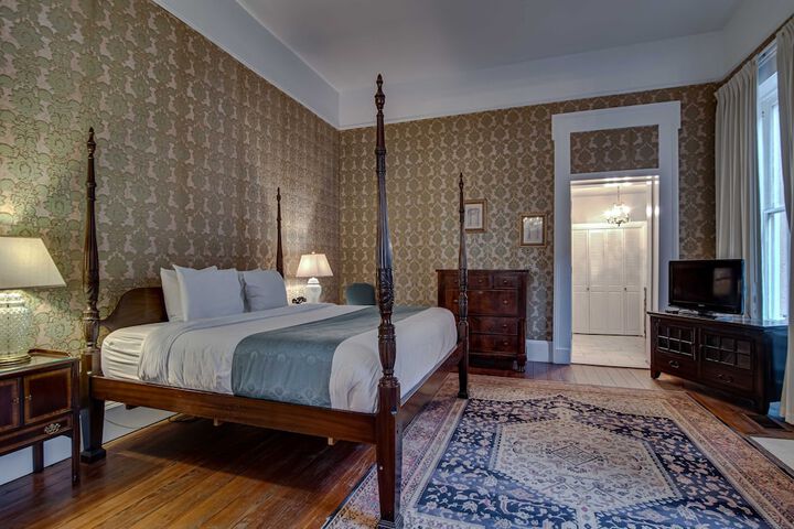 Room 25 of 52