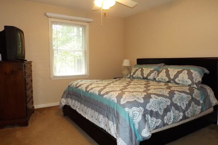 Room 105 of 399