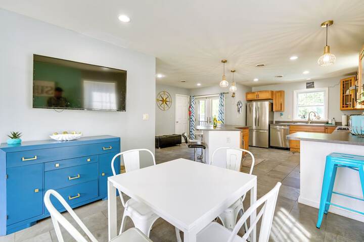 The 1818 Home w / Porch & Grill - 1 Mi to Beach!
