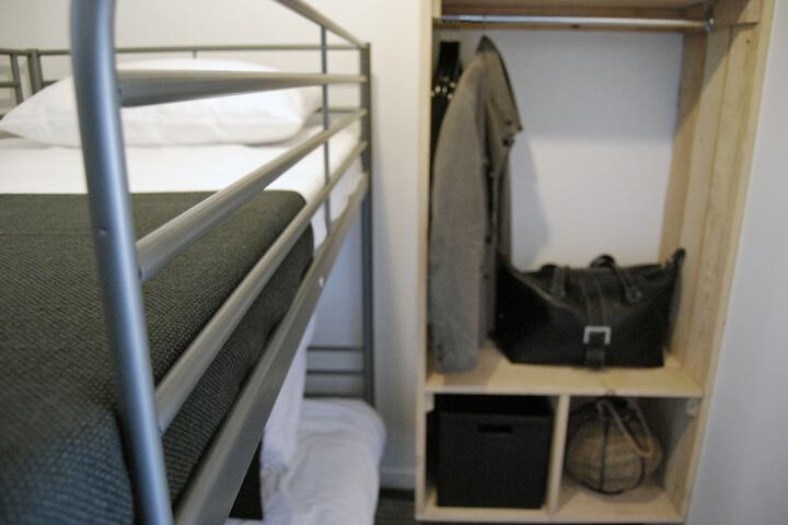 Room 37 of 62