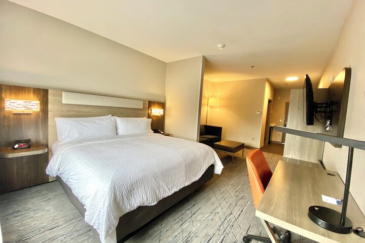 Holiday Inn Express & Suites Elyria by IHG