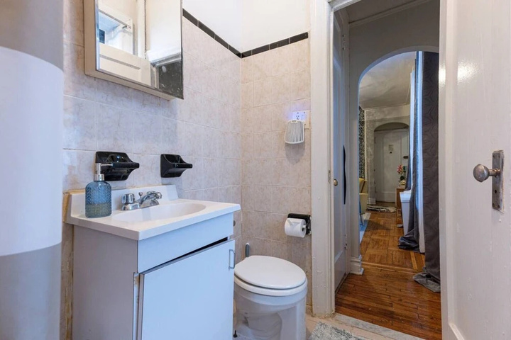 Eclectic Cozy Studio in Inwood New York