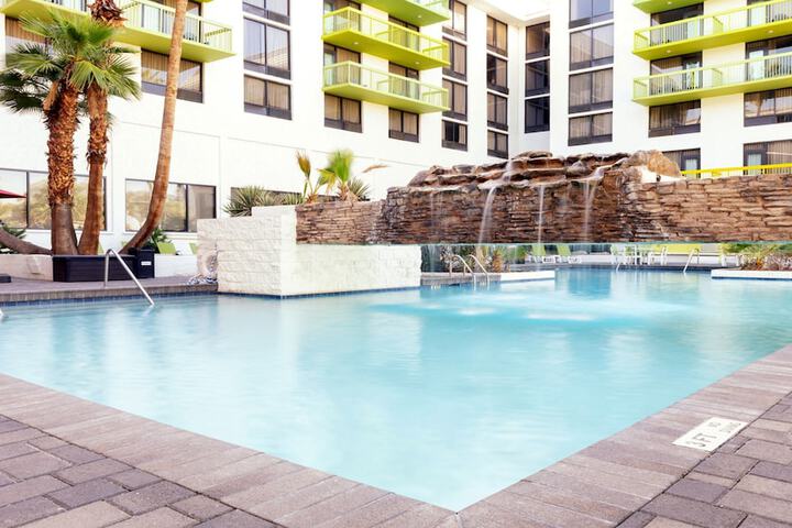 Pool 8 of 37