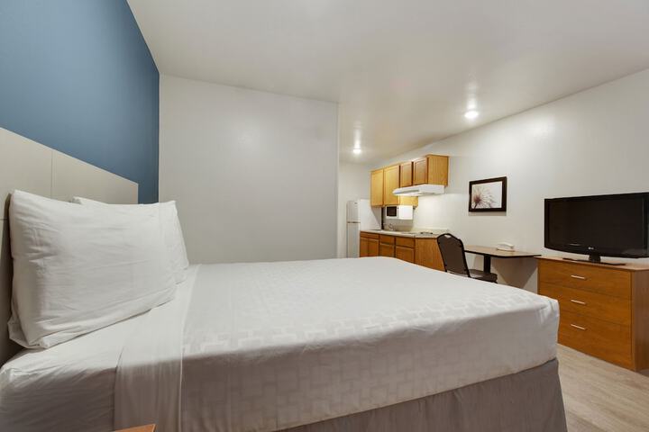 WoodSpring Suites College Station