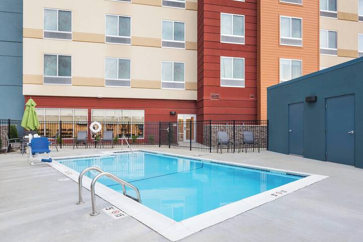 Pool 4 of 30