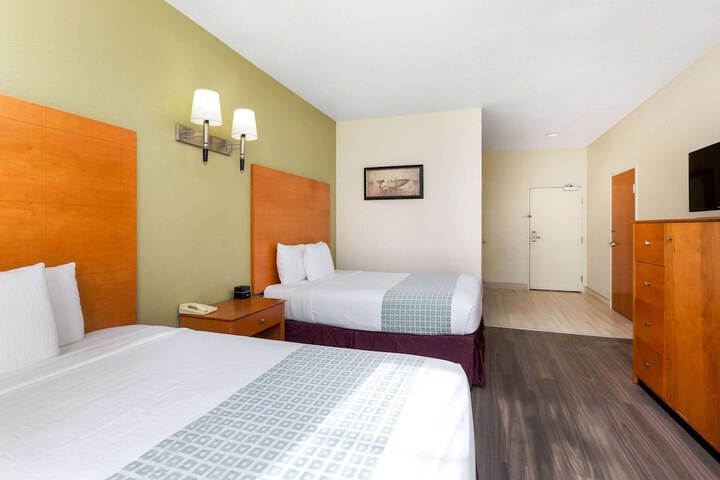 Room 19 of 34