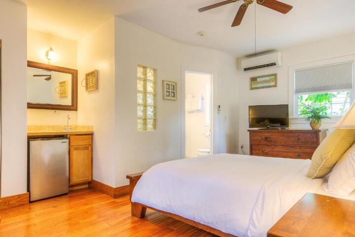 Key West Harbor Inn - Adults Only