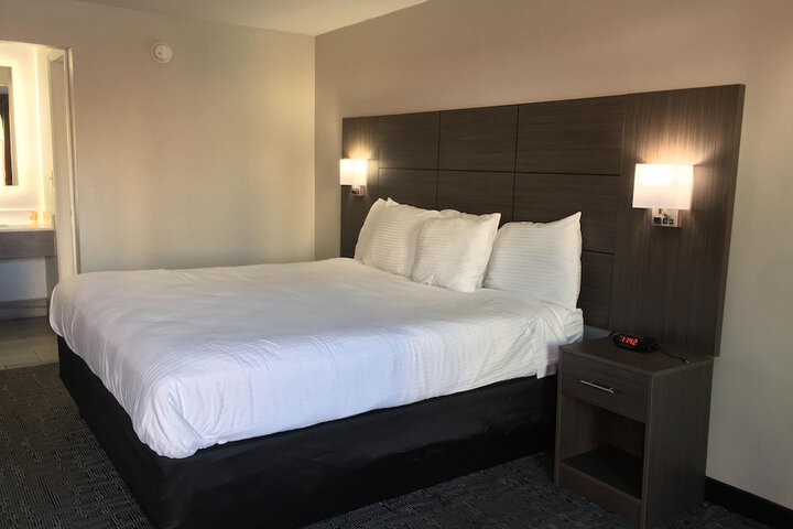 Room 17 of 18